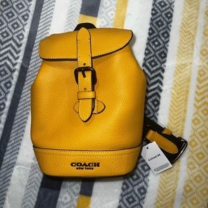 Brand New COACH Buttercup Hudson Small Pack In Signature Canvas